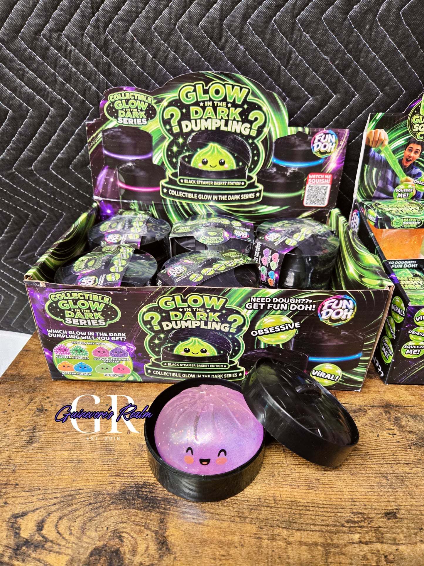 Fun Doh Glow-in-The-Dark Mystery Dumpling Squishy Toy