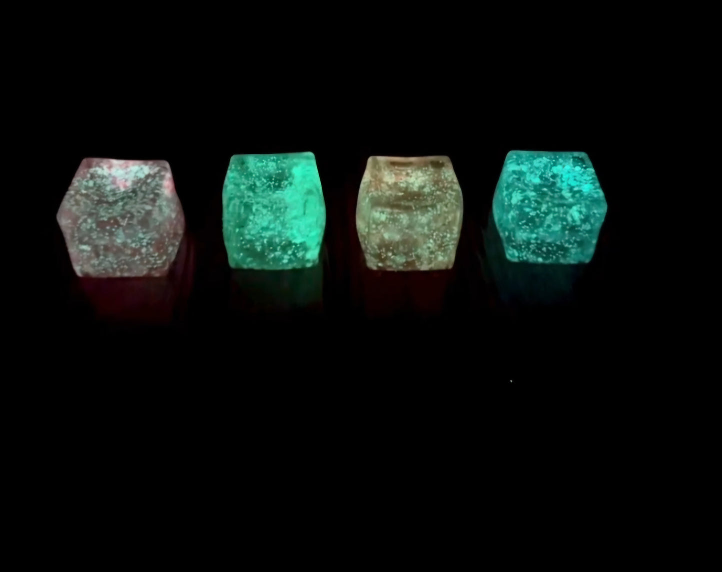 Fun Doh Glow in the Dark Squishy Sparkle Cube